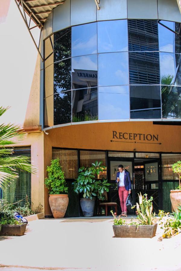 Mackinnon Suites Kampala Bagian luar foto