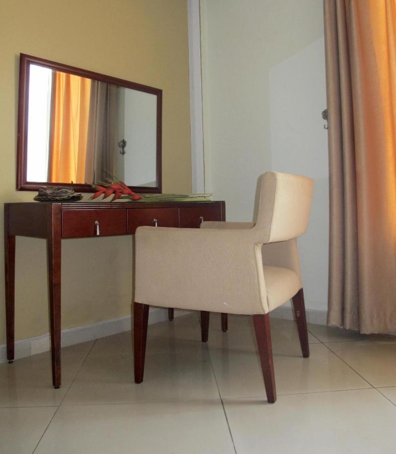 Mackinnon Suites Kampala Bagian luar foto