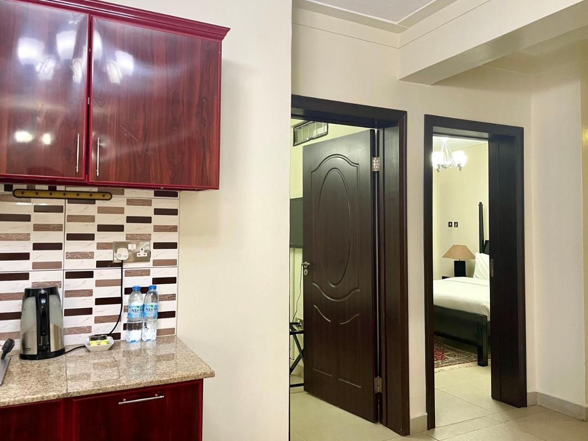 Mackinnon Suites Kampala Bagian luar foto