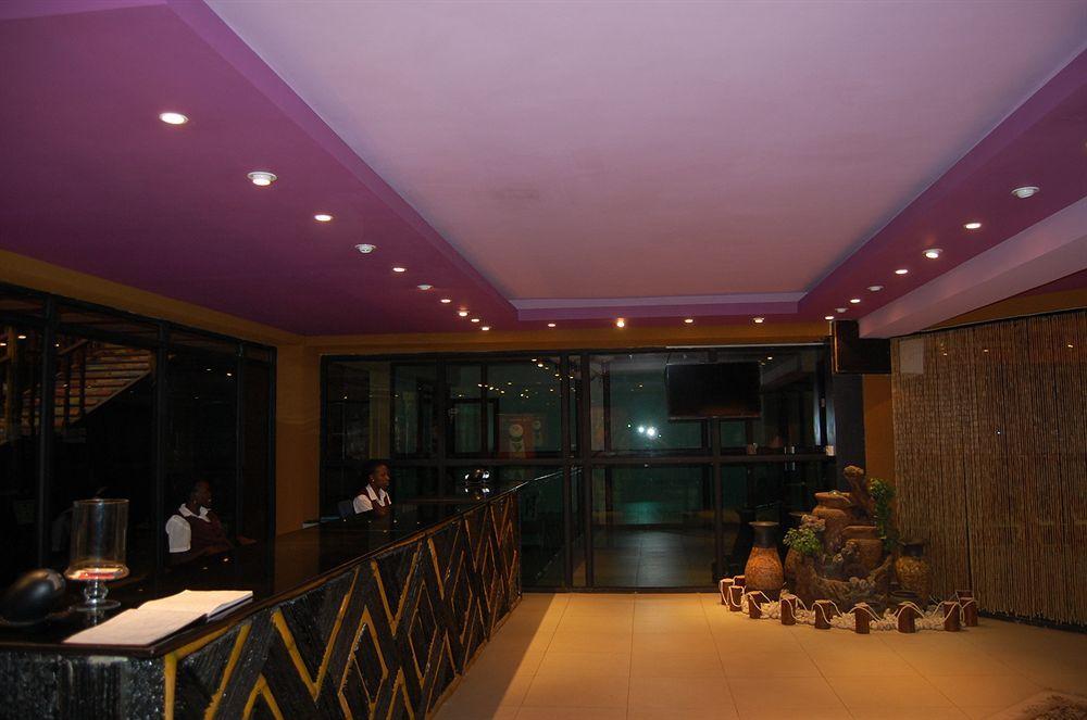 Mackinnon Suites Kampala Bagian luar foto