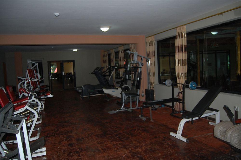 Mackinnon Suites Kampala Bagian luar foto